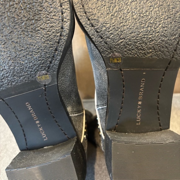 NWOT Lucky Brand 7.5 Callam Ankle Leather Boots Studded Strap Booties Gray - Picture 11 of 11